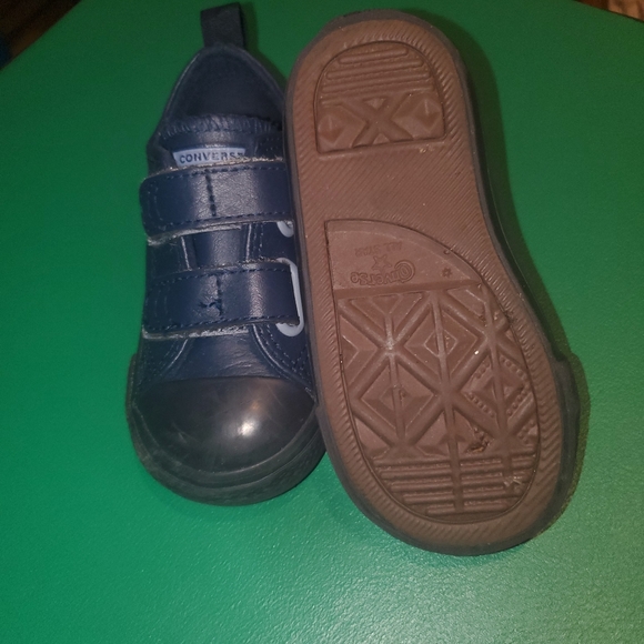 Converse - Picture 2 of 2